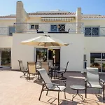 Villa 196